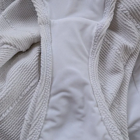 Aerie One Piece Cheeky Textured White Swimsuit Sz M Long - Picture 8 of 8